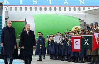 Cumhurbaşkanı Erdoğan, Özbekistan Cumhurbaşkanı Mirziyoyev’i havalimanında karşıladı