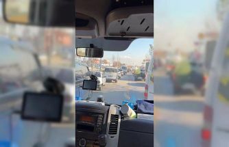 Denizli’de duyarlı sürücülerin fermuar sistemi ile yol verdiği anlar kamerada