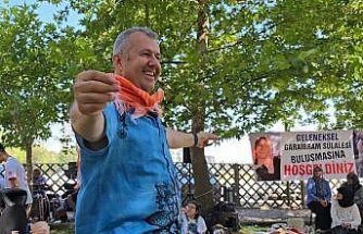 Denizlili ünlü besteciden yürekleri ısıtacak yeni şarkı