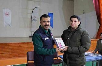 Depremzede öğrencilere burs ve tablet desteği