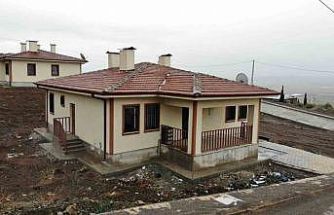 Depremzede vatandaş: "Babamızın yapmadığını devletimiz yaptı"