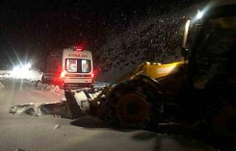 Dicle Kaymakamı Atış: "İlçede kaymakamlık koordinesinde karla mücadele ediliyor"