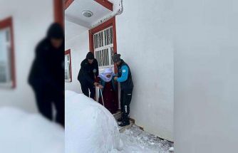 Diyaliz hastası kadın paletli araçla alınıp sağlık kuruluşuna ulaştırıldı