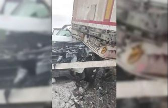 Diyarbakır’da buz tutan yolda zincirleme kaza: 3 yaralı