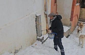 Doğu buz kesti: Donan su şebekeleri pürmüzle ısıtılmaya çalışıldı