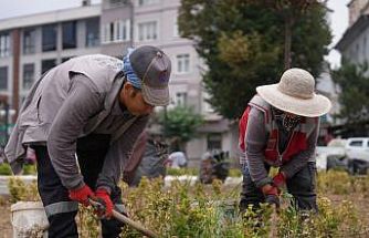 Düzce’nin park ve bahçeleri onlara emanet