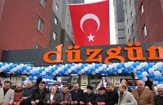 Düzgün marketler 25’nci şubesini törenle açtı