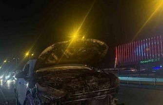 E5 Esenyurt’ta seyir halindeki araç alev alev yandı