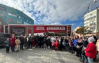 Edremit’te Çanakkale Mobil Müzesi Cumhuriyet Meydanı’nda ziyaretçilerini ağırladı