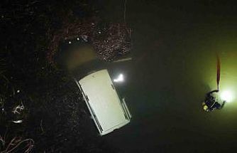 El freni çekilmeyen araç, düştüğü Porsuk Çayı’ndan 4 saat sonra çıkarıldı