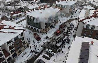 Elazığ’da apartman dairesinde yangın: 11 kişi dumandan etkilendi