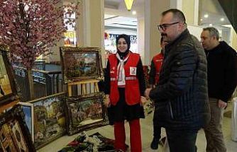 Erzurum Kızılay kadın kollarından Gazze, Filistin ve Sudan için hayır çarşısı