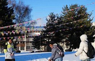 Erzurum’da siyah ile beyazın buluşması