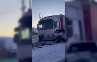 Erzurum’da yollardaki buzlanma trafik kazalarına neden oldu
