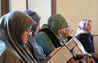 Erzurum’un kitap kurdu ev hanımları: Martin Eden’i de okuyorlar İlber Ortaylı’yı da