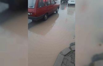 Eskişehir’de sağanak yolları göle çevirdi