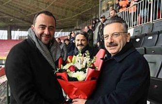 Eskişehirspor’dan Vali Hüseyin Aksoy’a veda