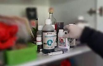 Evin bir odasını uyuşturucu serasına çeviren şüphelileri polis yakaladı