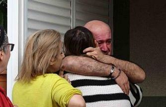 Evleri yanan genç kızı anne ve babası sarılarak teselli etti