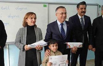 Gaziantep’te 690 bin öğrenci karne heyecanı yaşadı