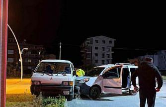 Gazipaşa’da iki kamyonet çarpıştı: 1 yaralı