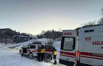 Giresun UMKE, kar nedeniyle ulaşılamayan köyde hastaya umut oldu