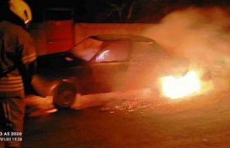 Gönen’de araç yangınına müdahale edildi