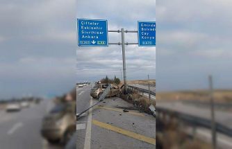 Hurdaya dönen araçtan sağ çıktı