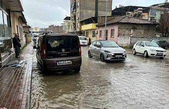 İncirliova’da sağanak yağış hayatı olumsuz etkiledi