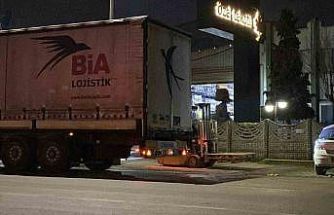 İnegöl OSB’de TIR’ın dorsesinden düşen işçi yaralandı