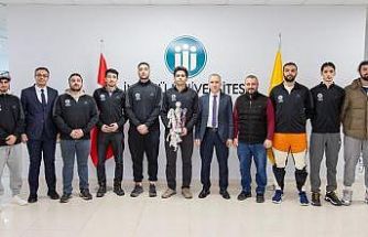 İnönü Üniversitesi Basketbol takımı şampiyon oldu
