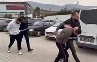 İskenderun’da hapis cezası ile aranan 2 kişi tutuklandı