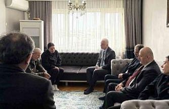 İstanbul Valisi Davut Gül, Güngören’de uğradığı bıçaklı saldırı sonucu hayatını kaybeden Atlas Çağlayan’ın ailesini ziyaret etti