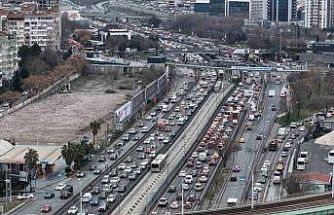 İstanbul’da ara tatilin başlamasıyla trafik yoğunluğu yüzde 85’e ulaştı