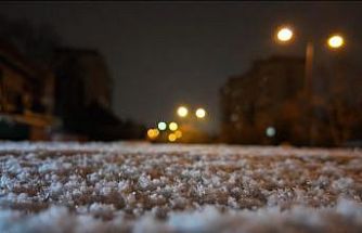 İstanbul’da gün boyu beklenen kar yağışı gece saatlerinde etkisini gösterdi