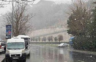 İstanbul’da kar yağışı aralıklarla etkisini sürdürüyor