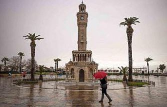 İzmir Büyükşehir ekipleri sağanak nedeniyle seferber oldu