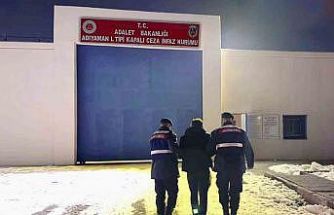 Jandarma ekipleri aranan 3 şahsı yakaladı