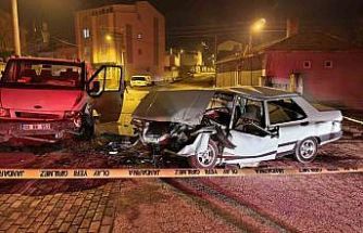 Kamyonetle otomobil çarpıştı, 3 kişi yaralandı