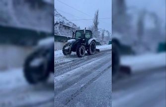 Kapanan yollarını kendi imkanları ile açtılar