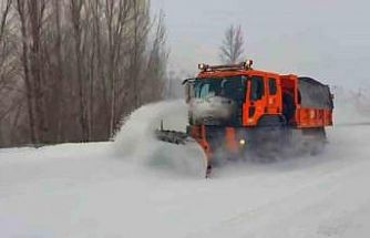 Kar durmadı, Karayolları ekipleri gece gündüz sahada