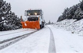 Kar kalınlığı 25 santimetreye ulaşan Çameli’nde saha çalışmalar devam ediyor