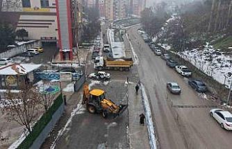 Karabük Belediyesi kar temizleme çalışmaları sürüyor