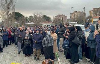 Karabük’te öğrenci, öğretmen ve veliler umre için yola çıktı
