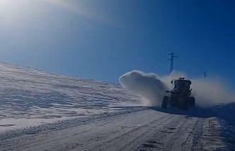 Kars Özel İdaresi bin saatlik çalışmayla kapalı köy yolu bırakmadı