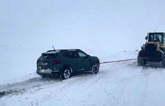Kars’ta kar ve tipi geçit vermiyor