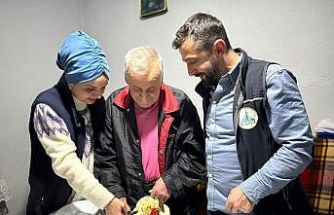 Kartepe’de "Alo Evlat" ekipleri yaşlıları yalnız bırakmadı
