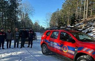 Kazdağları’nda karda mahsur kalan 4 kişiyi jandarma kurtardı