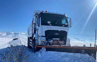 Kırsalda kapalı yol kalmadı: Büyükşehir 266 mahalle yolunu ulaşıma açtı