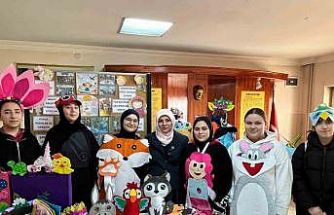 Kız öğrencilerden sağlıklı beslenme etkinliği